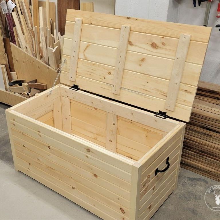 Wooden Storage Chest | Build Plans