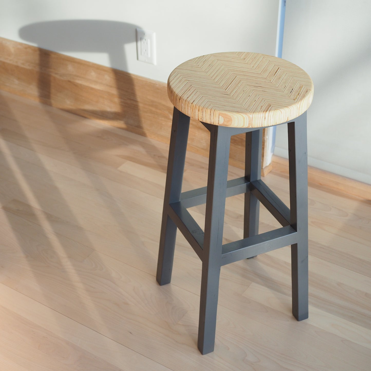 Chevron Pattern Bar Stool | Build Plans