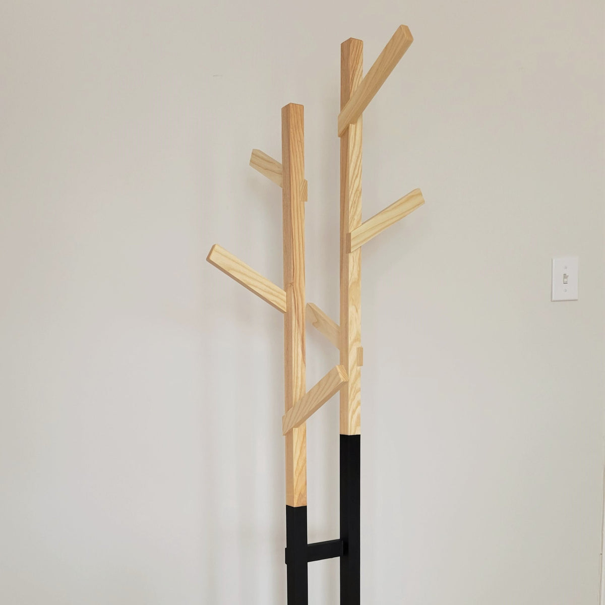 Modern Free Standing Coat Rack | Build Plans – DIY Montreal Store