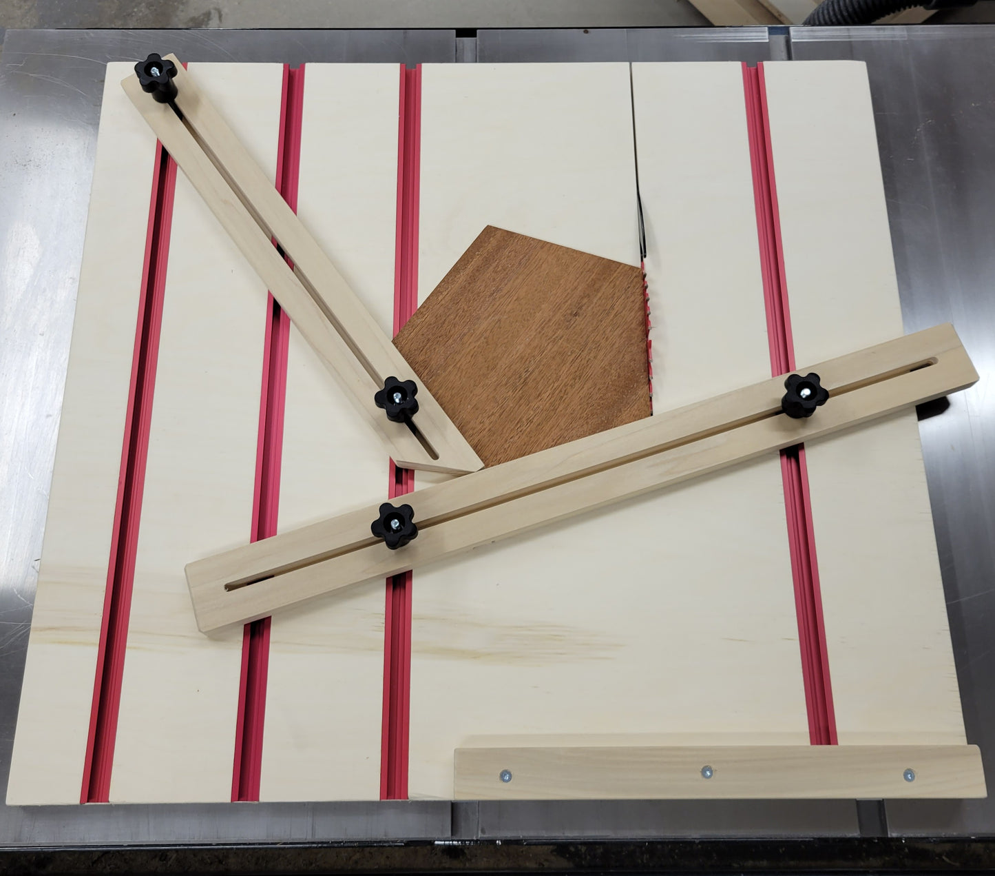 A table saw sled that can cut any geometric shape - hexagon octagon 